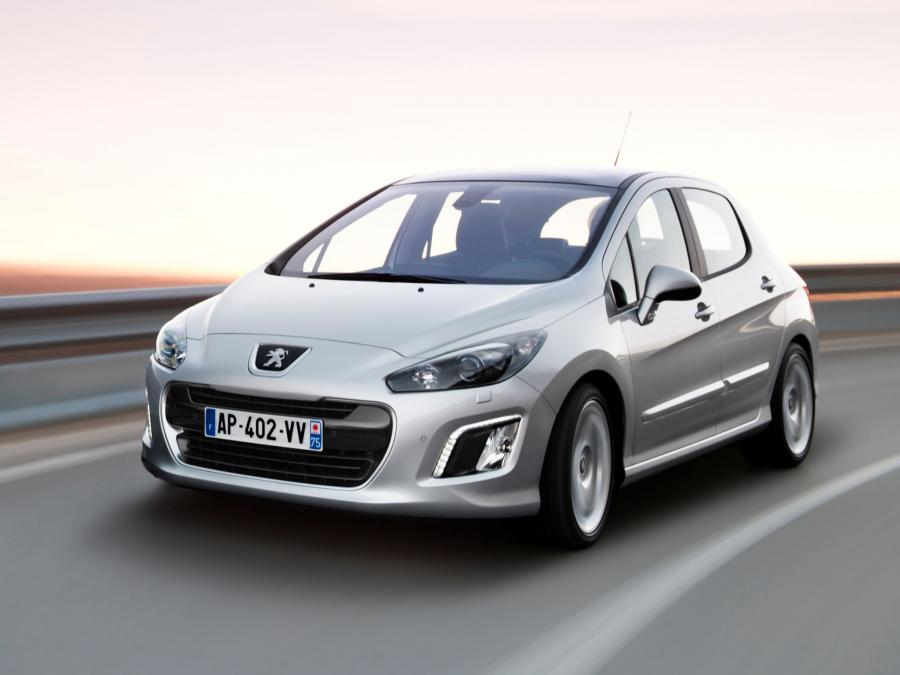  Peugeot 308 5-Door 2011 года  (фото 2 из 30)